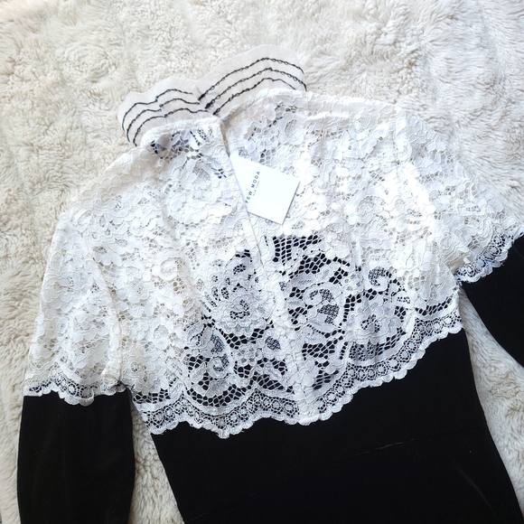 🍒NWT🍒 VICTORIAN RENAISSANCE VELVET DRESS - Picture 11 of 11